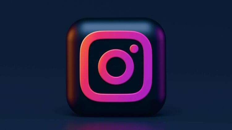 blue and red square insta logo